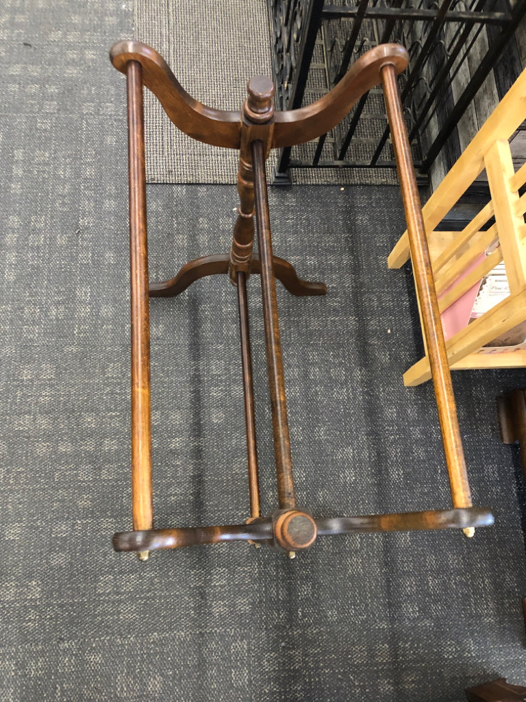 DK WOOD BLANKET RACK.