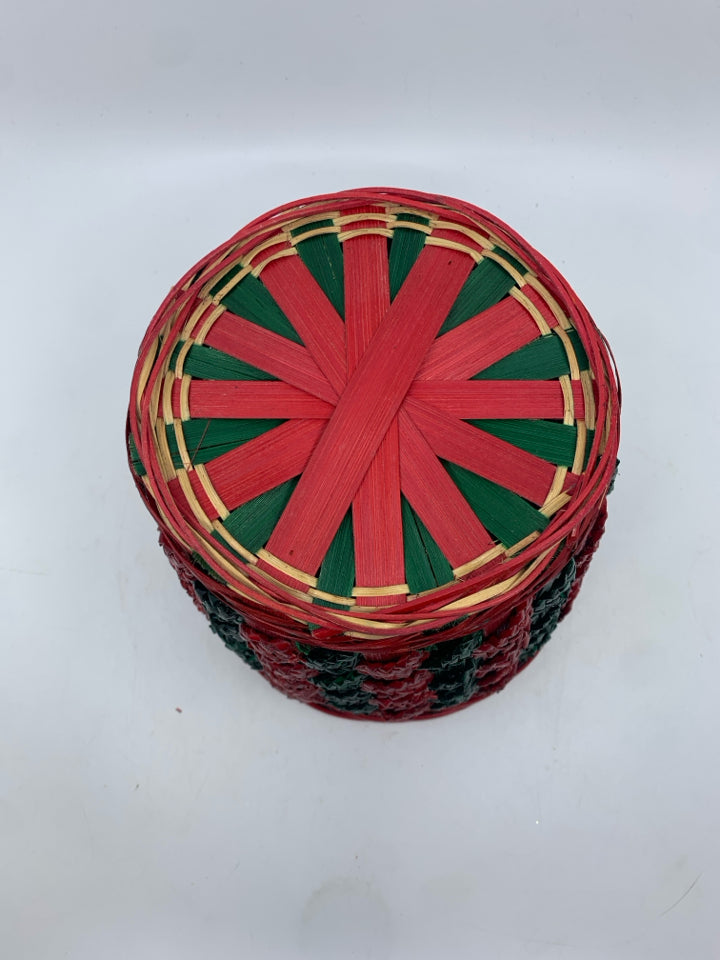 RED AND GREEN WOVEN BASKET.