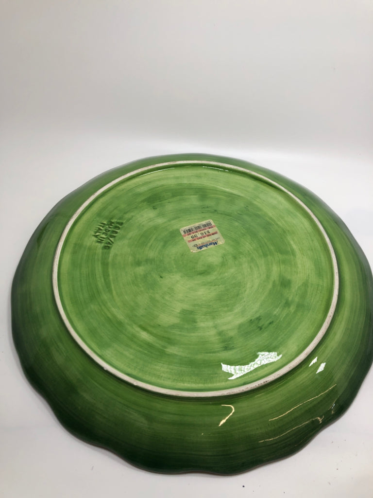 CERAMIC LAYERED LEAF CIRCULAR PLATTER.