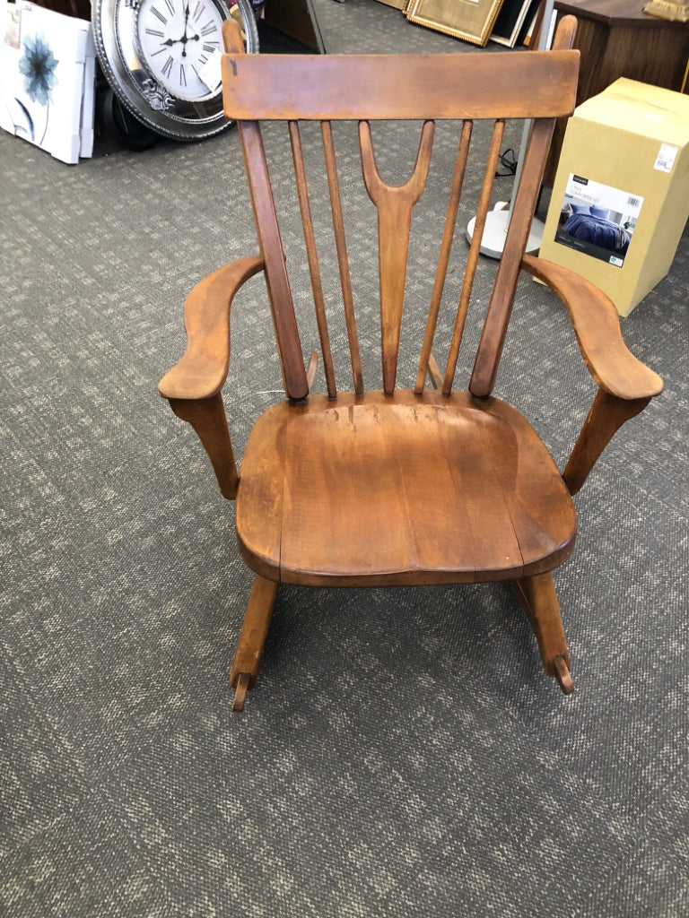 VTG DARK WOOD ROCKING CHAIR.