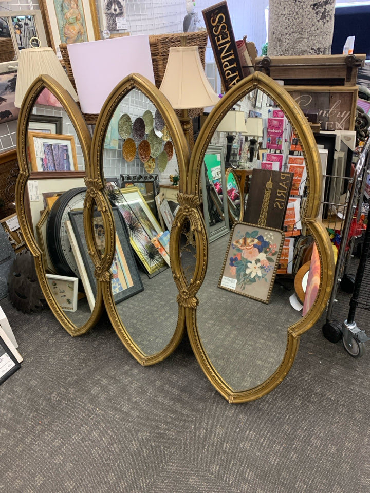 LARGE GOLD ORNATE FRAMED 3 SECTION MIRROR.