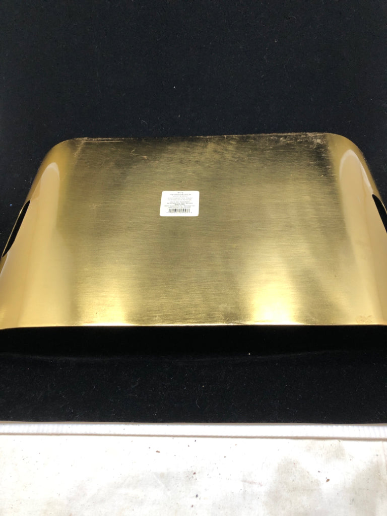 ALLIGATOR GOLD TRAY.