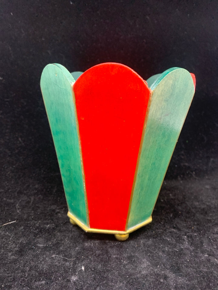 GREEN/RED WOOD PLANTER W/ SCALLOPED EDGE.