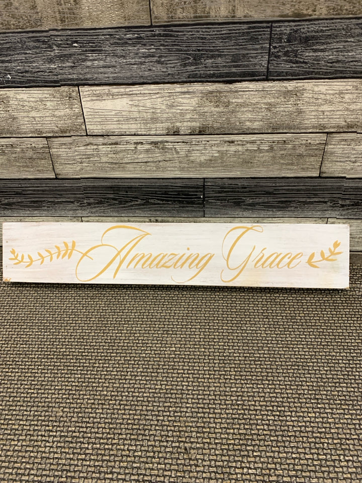 WHITE AMAZING GRACE WALL HANGING.