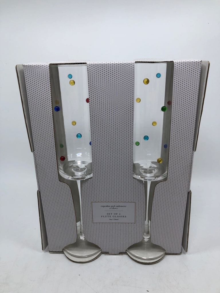 NIB 2 CUPCAKES & CASHMERE FLUTE GLASSES.