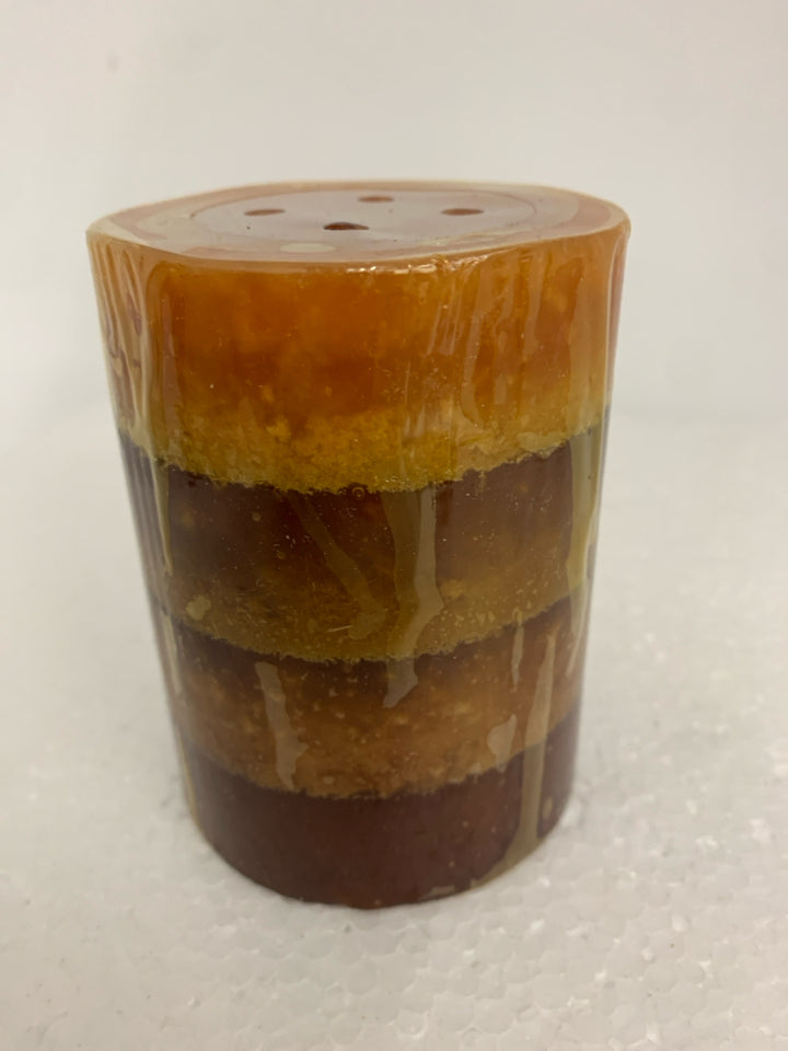 NIB TOASTED NUTMEG LONGABERGER PILLAR CANDLE HOLDER.