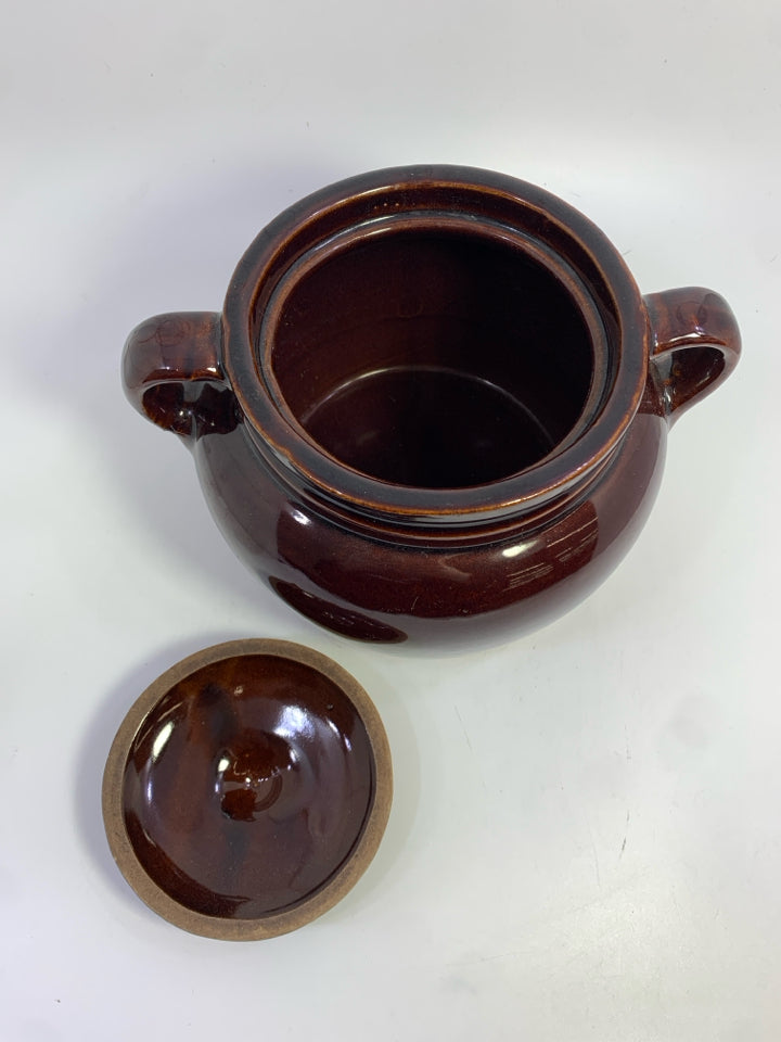 VTG BROWN STONEWARE BEAN POT.
