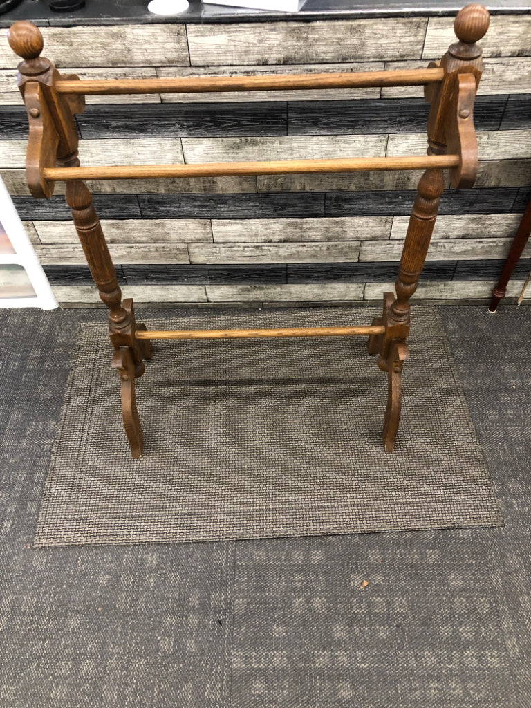 DARK WOOD 3 BAR QUILT RACK.