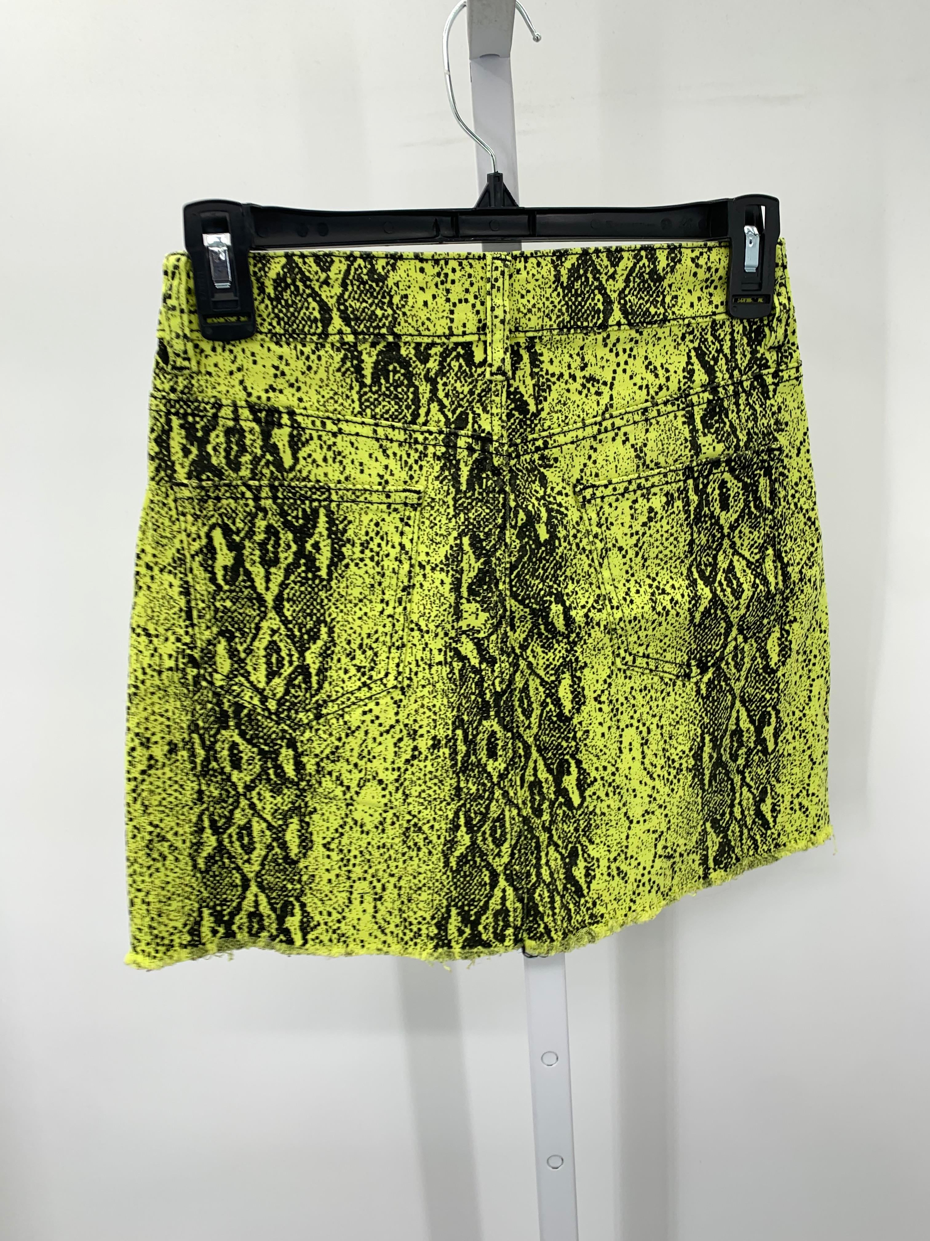 Size Medium Juniors Skirt
