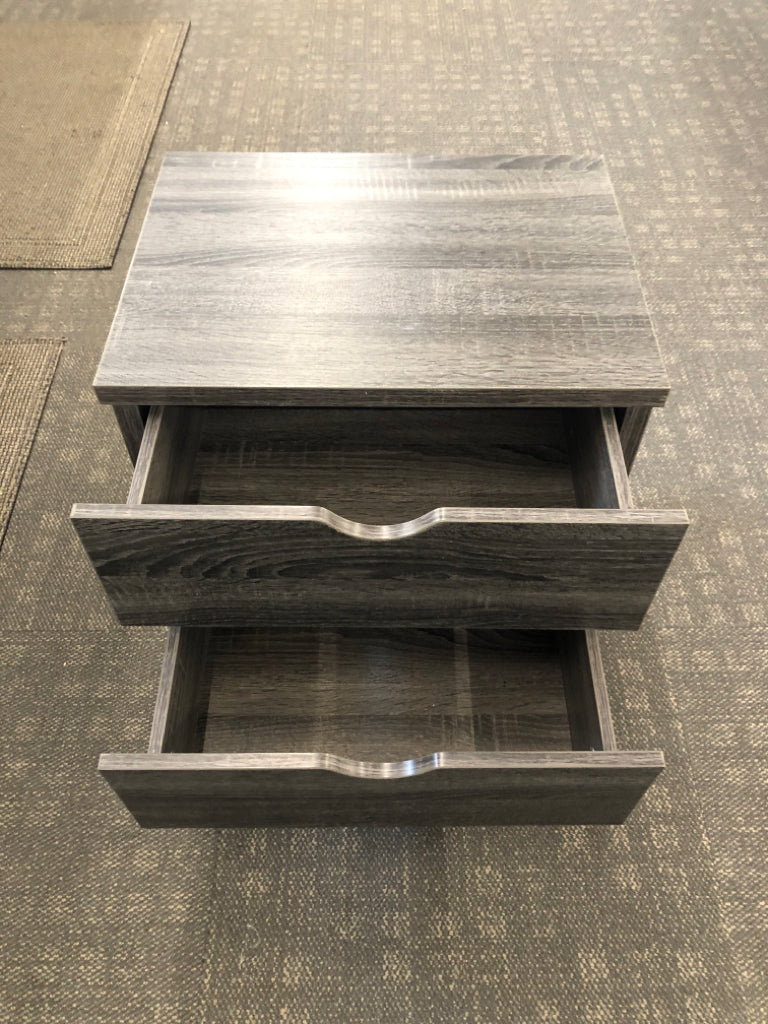 MODERN 2-DRAWER GRAY WOOD SIDE TABLE.