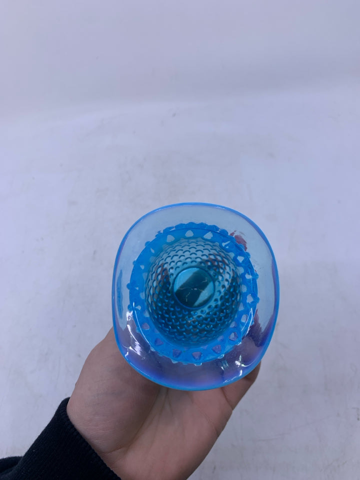 LIGHT BLUE FOOTED HOBNAIL TOOTH PICK HOLDER.