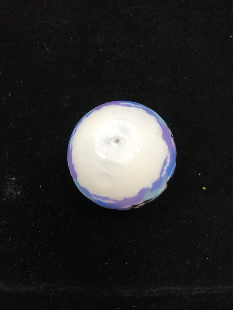 NIB ROUND PENGUIN CANDLE.