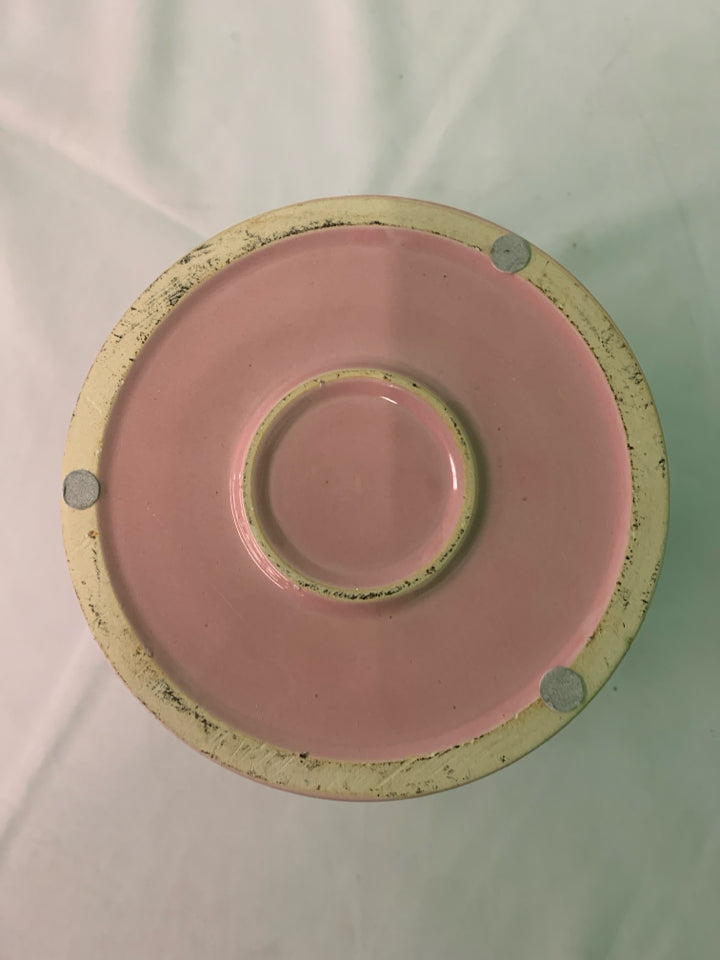 HEAVY PINK HEART PATTERN PLANTER.