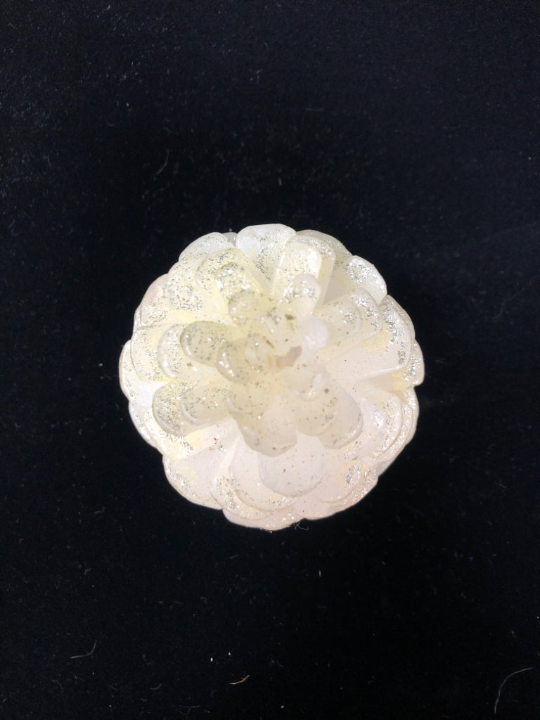 SPARKLE PINECONE CANDLE.