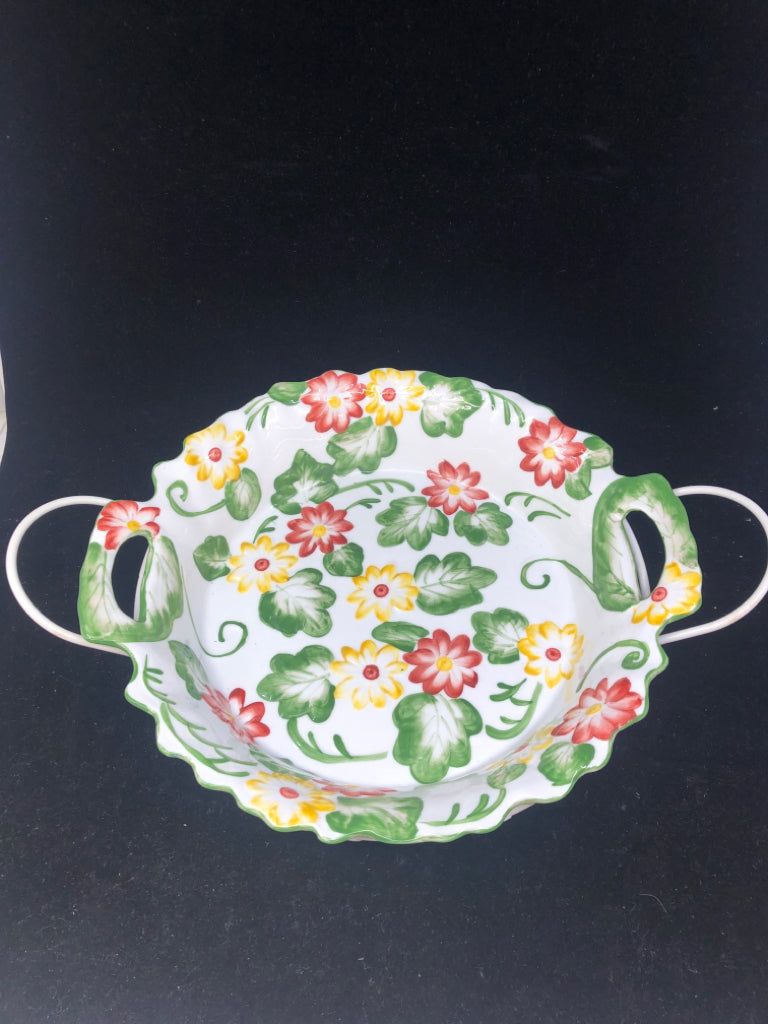 LARGE CASSEROLE DISH IN WHITE METAL STAND.