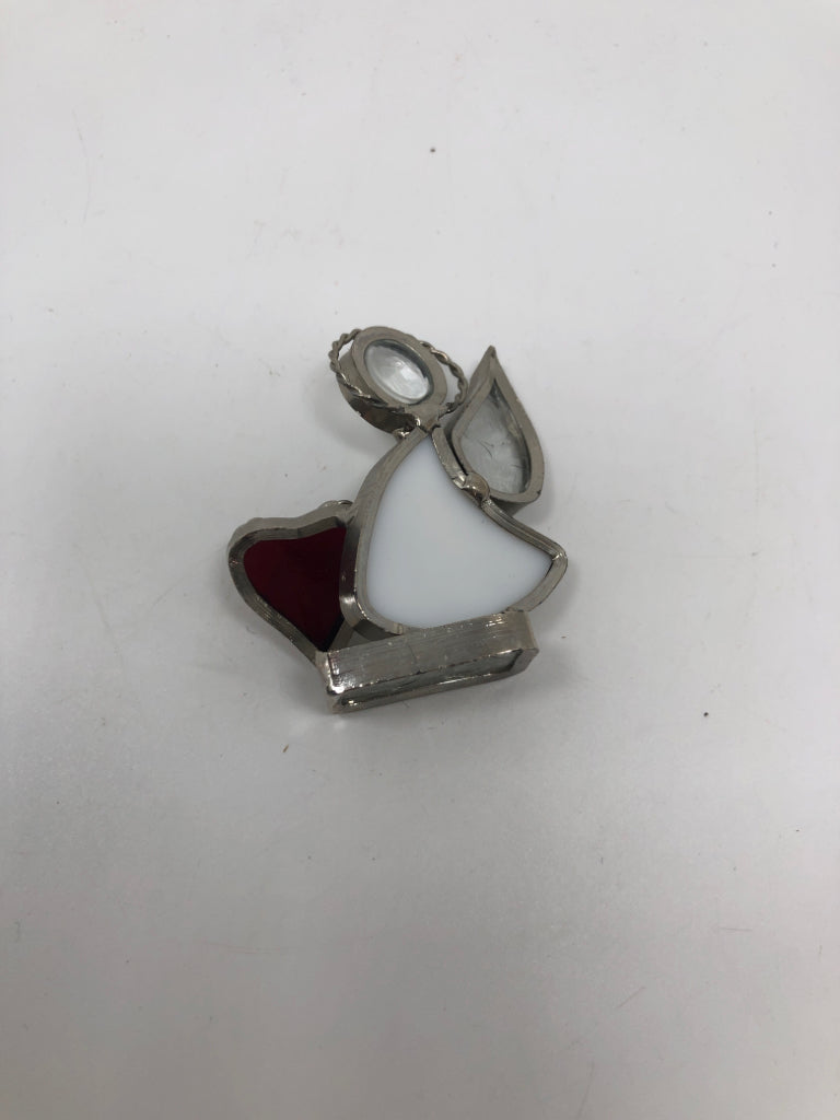 SM STAINED GLASS ANGEL W/RED HEART DECOR.