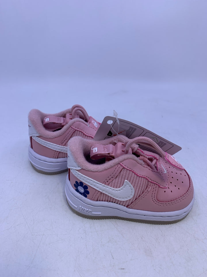 Nike Size 2 Sneaker