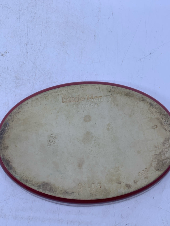 OVAL SMALL CASSEROLE DISH.