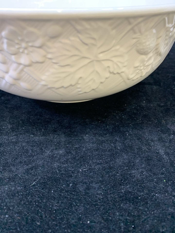 WHITE EMBOSSED BOWL ENGLISH COUNTRYSIDE MIKASA.