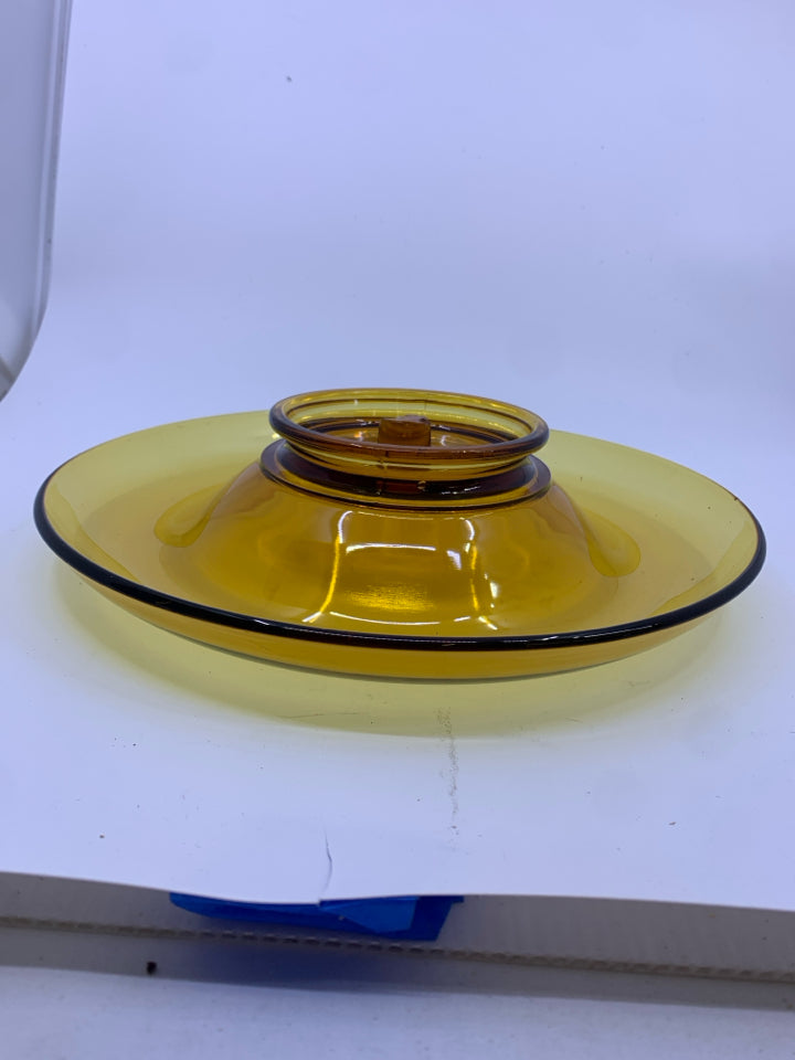 AMBER GLASS FOLDED EDGE BOWL.