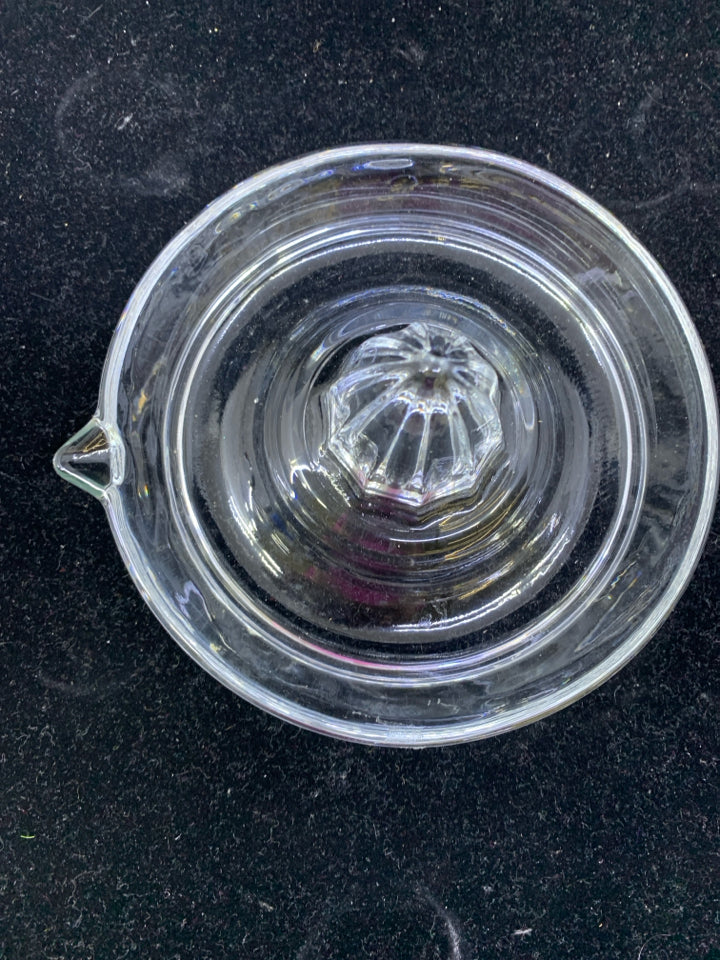CLEAR GLASS CITRUS JUICER.