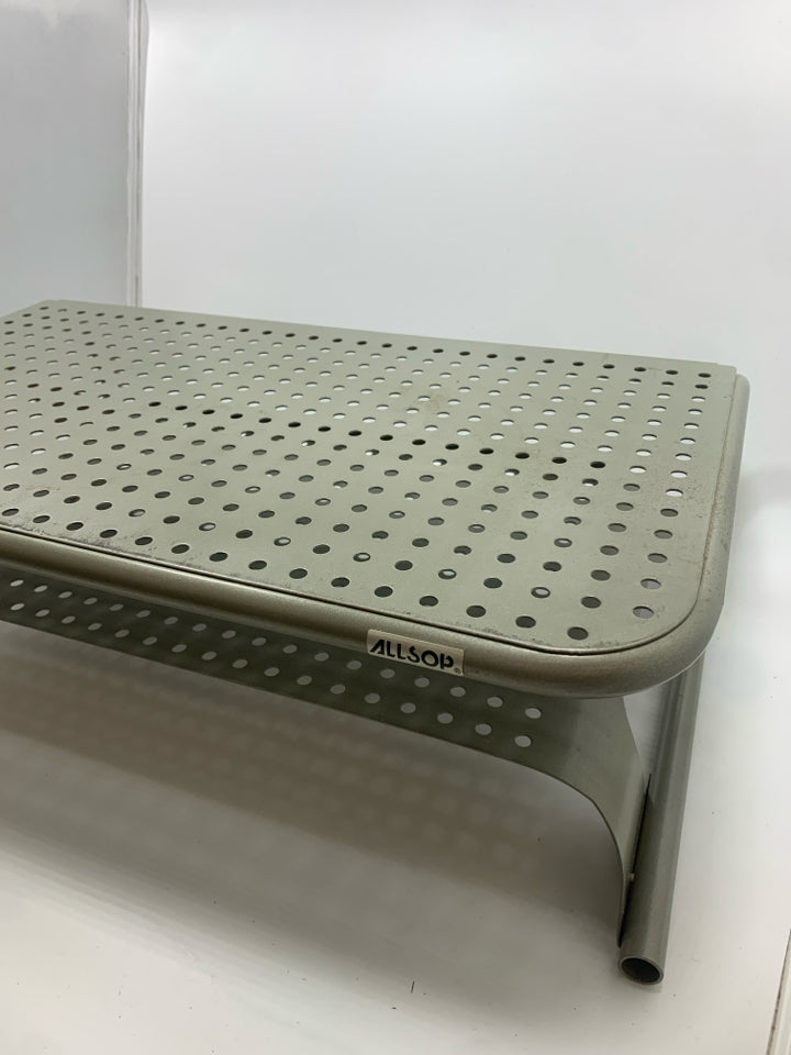 METAL 2 TIER LAPTOP/ MONITOR STAND.