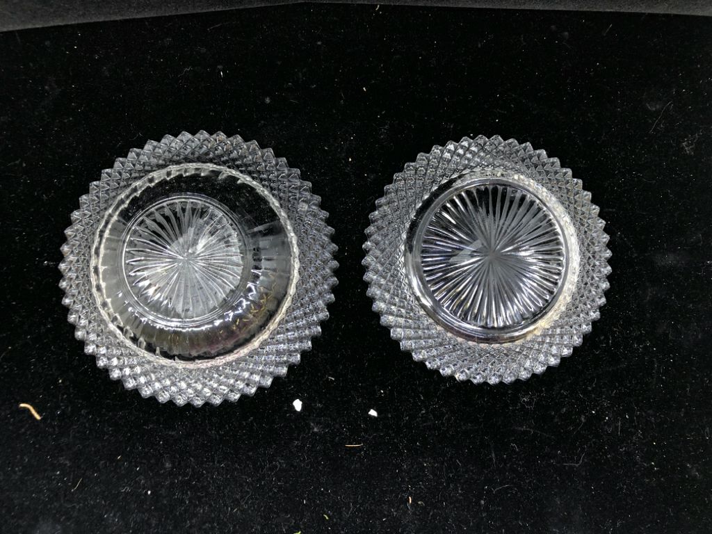 2PC GLASS CANDLE PLATE.