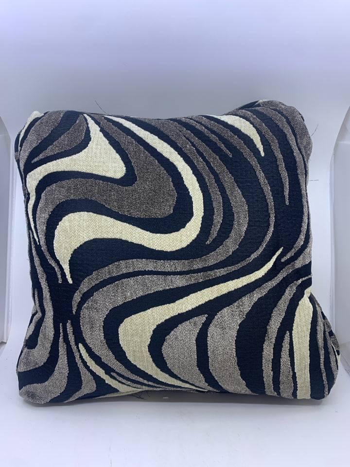 GREY W/BLACK CREAM SWIRLS PILLOW.