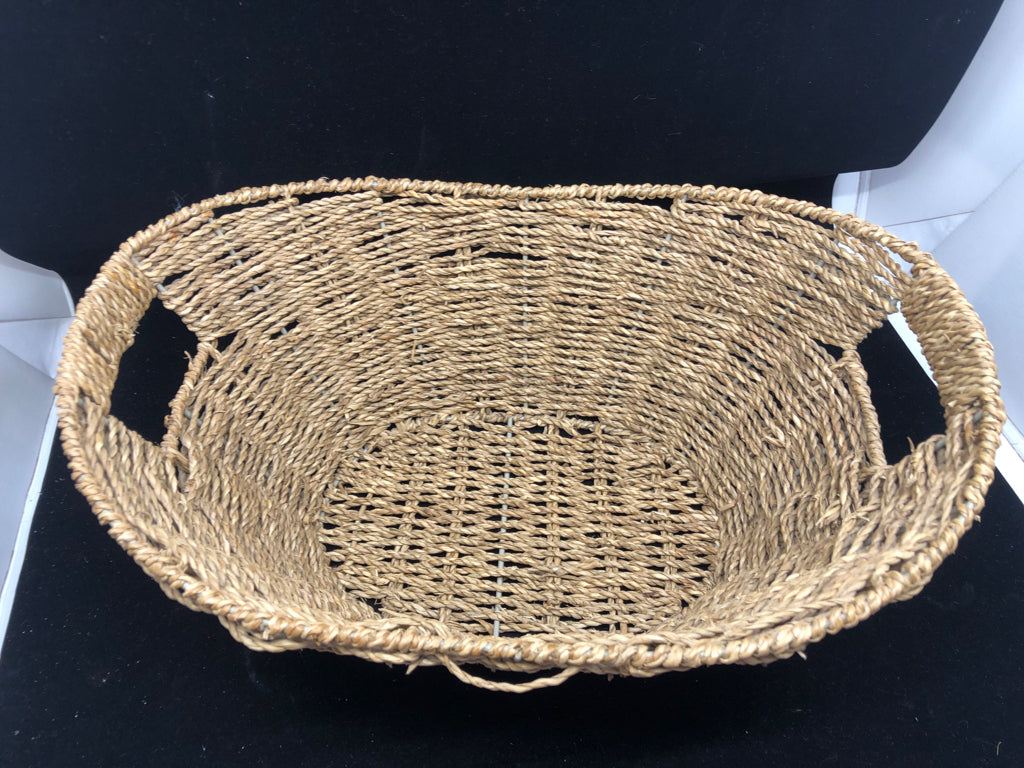 OVAL WOVEN BASKET W FLARED SIDES.