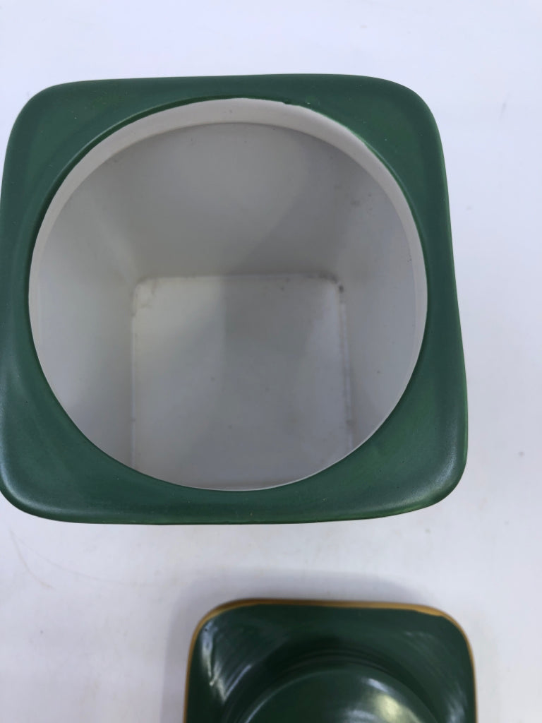 NIB GREEN SANTA COCA COLA STONEWARE CANISTER WITH LID.