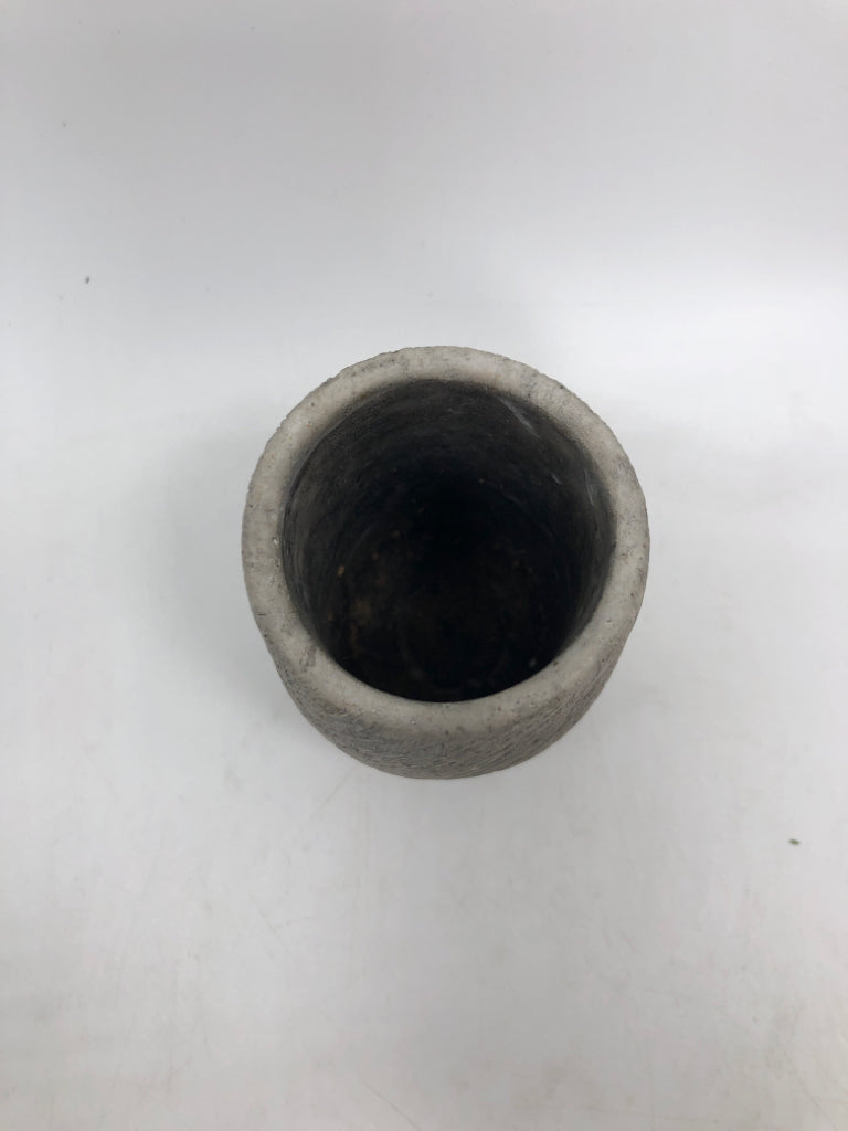 CEMENT SWIRL BUD VASE.