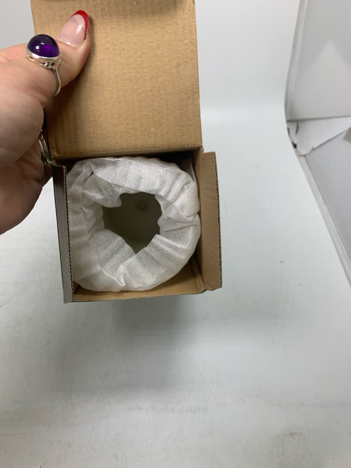 NIB FLAMELESS LED PILLAR CANDLE.