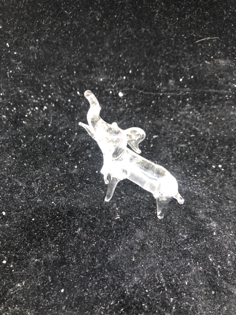 DELICATE GLASS ELEPHANT.