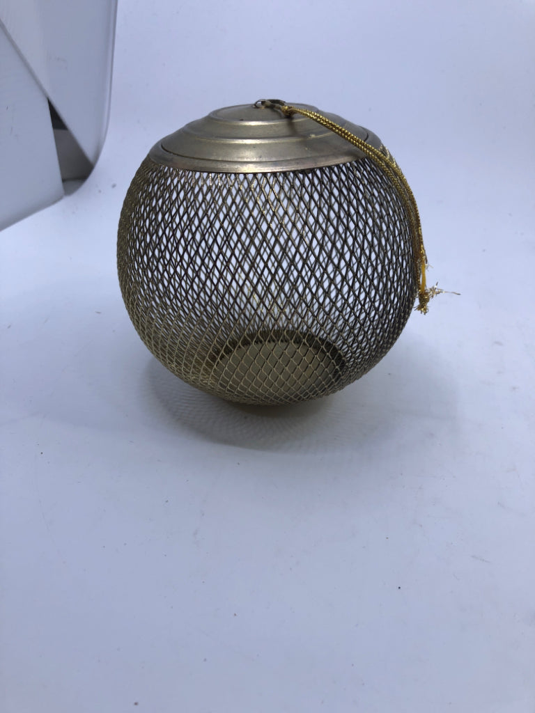 GOLD MESH ORNAMENT W REMOVABLE TOP.