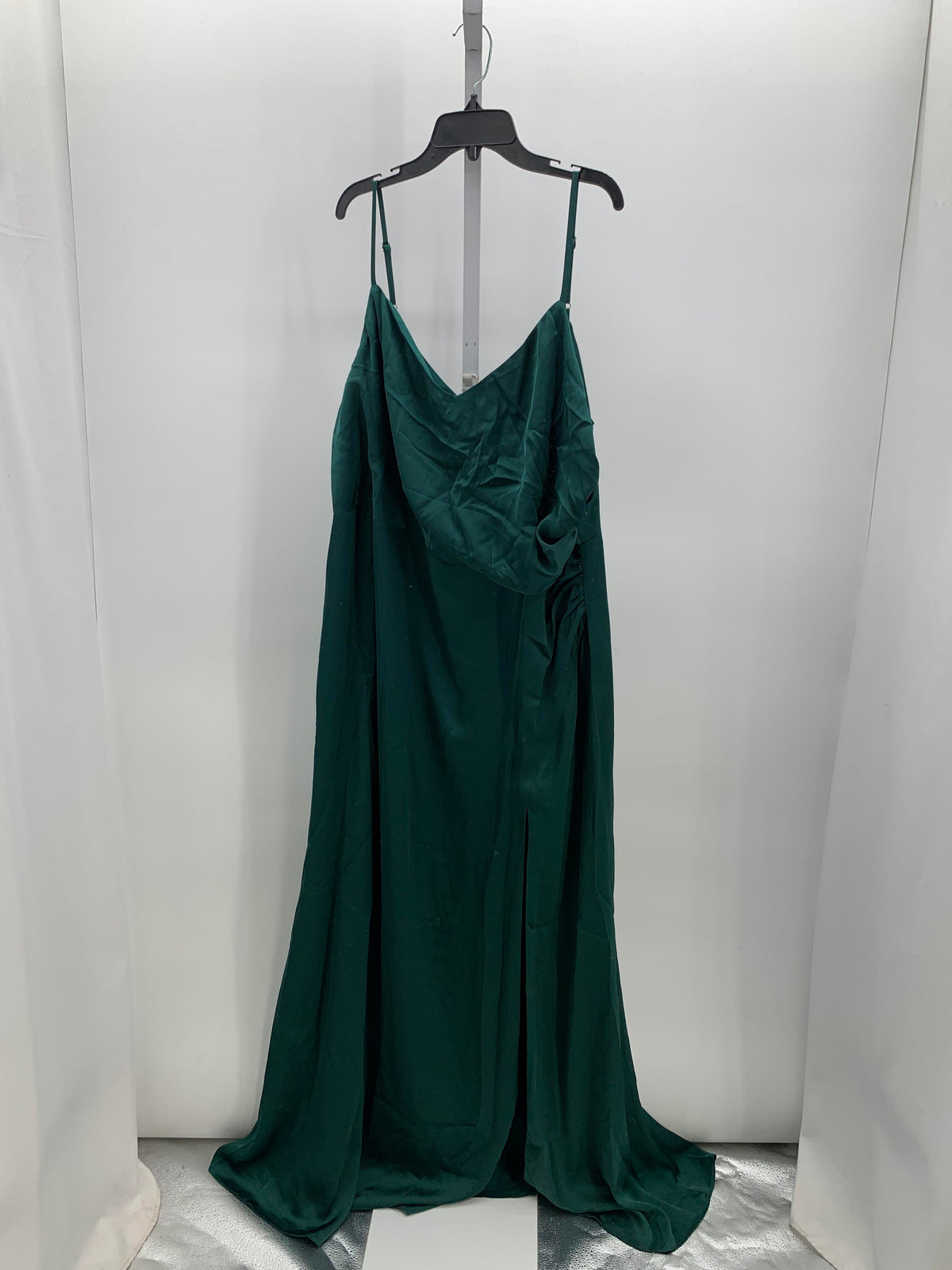 Size 1X Womens Sleeveless Dress