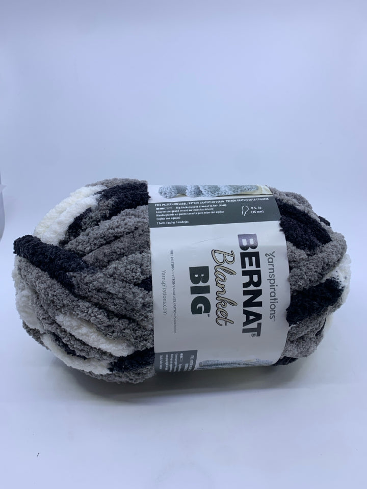 NIP BERNAT LIMESTONE BLANKET YARN.