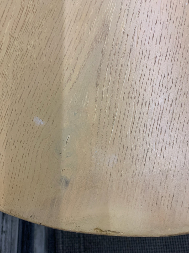 ROUND LIGHT WOOD SIDE TABLE.