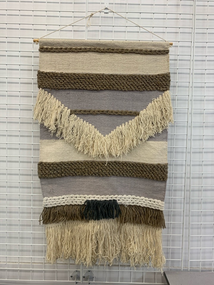 LARGE WOVEN TAPESTRY W/TASSLES.