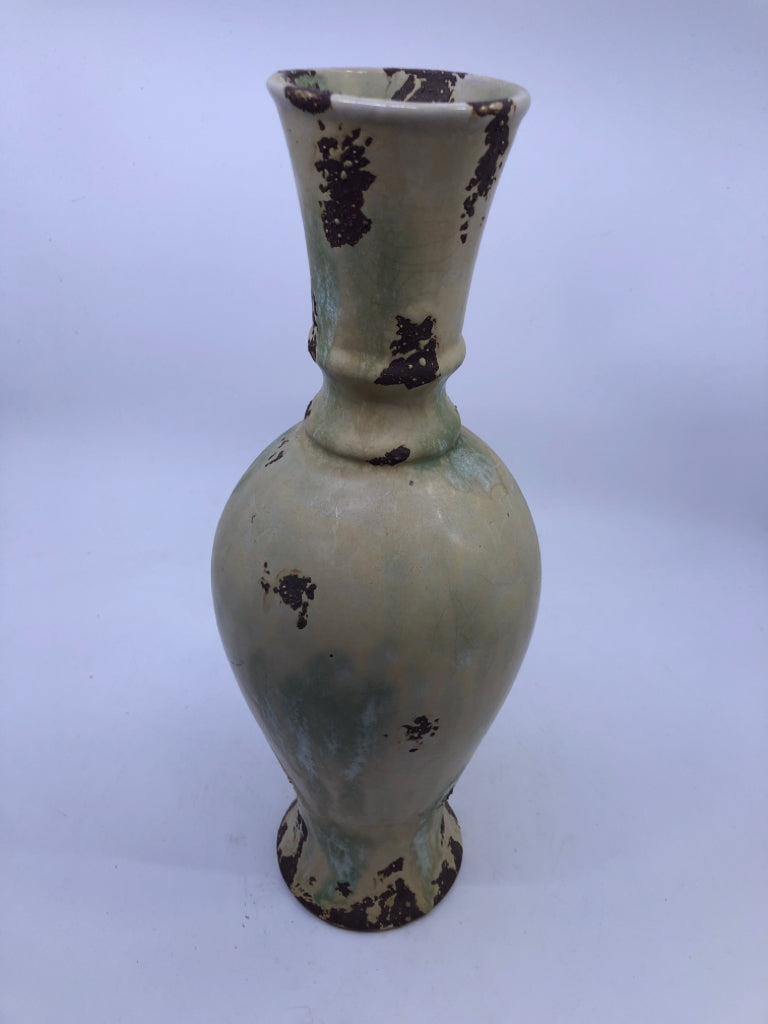 RUSTIC CREAM DECOR VASE CERAMIC.