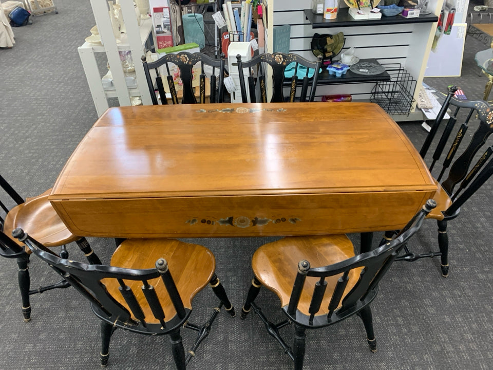 VTG MAPLE/BLACK DROP LEAF DINING TABLE W/ 6 CHAIRS.