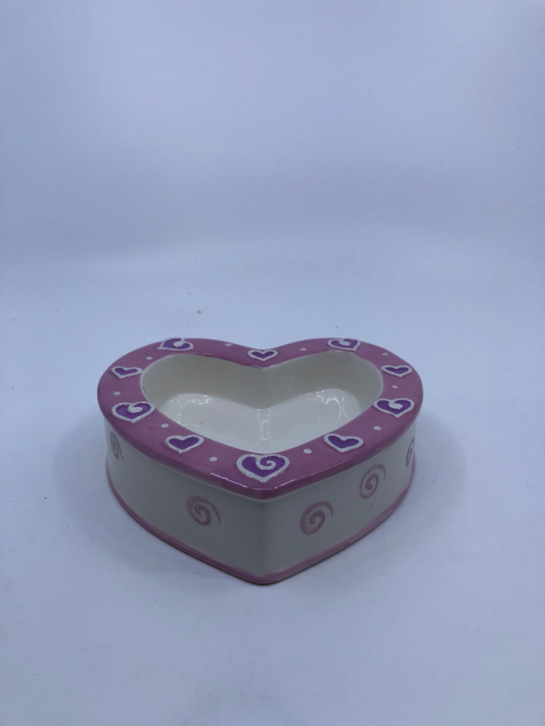 PINK/WHITE HEART CANDY DISH.