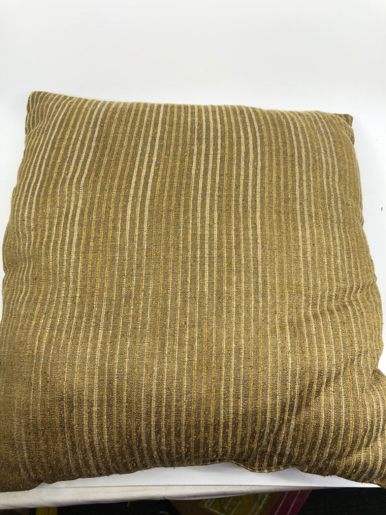 GOLD STRIPED PILLOW.