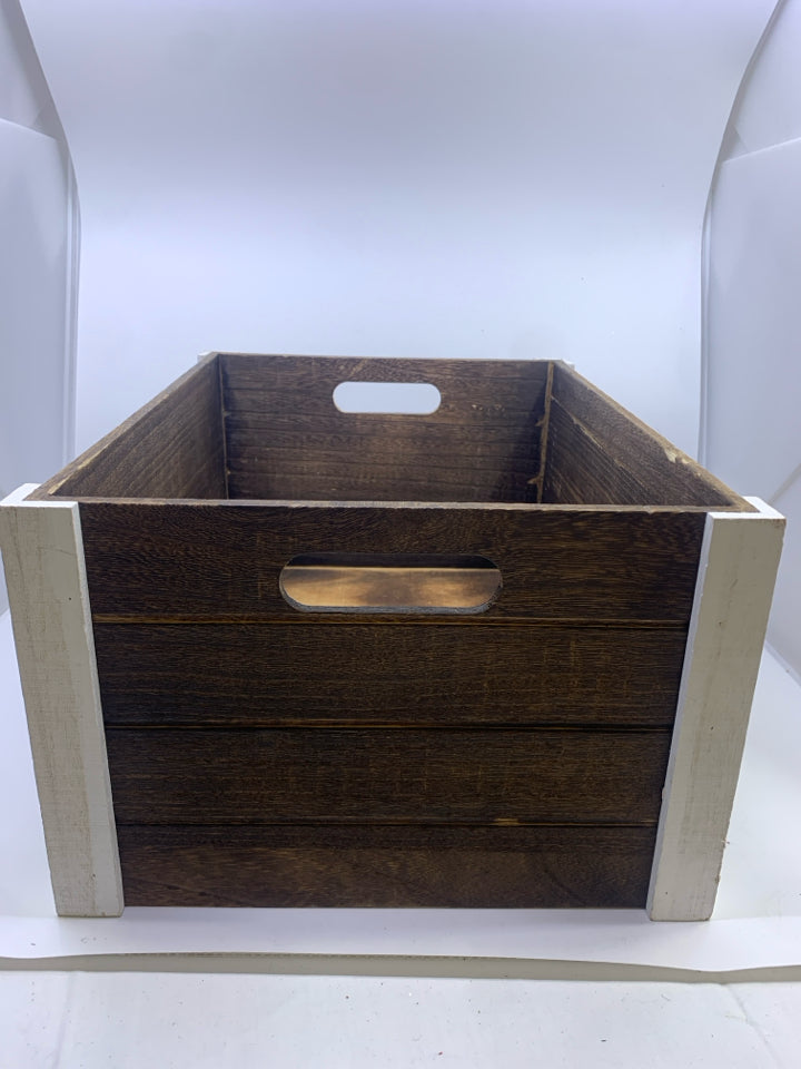 "MERRY CHRISTMAS" DARK WOOD CRATE.