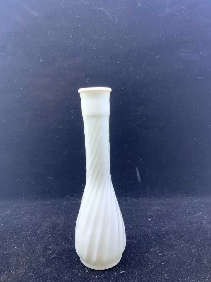 VTG SKINNY SWIRLED MILK GLASS BUD VASE.