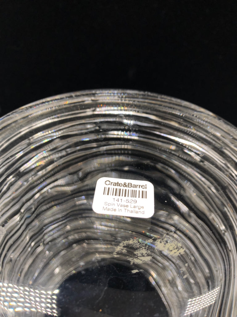 TEXTURED SWIRL CYLINDRICAL VASE.