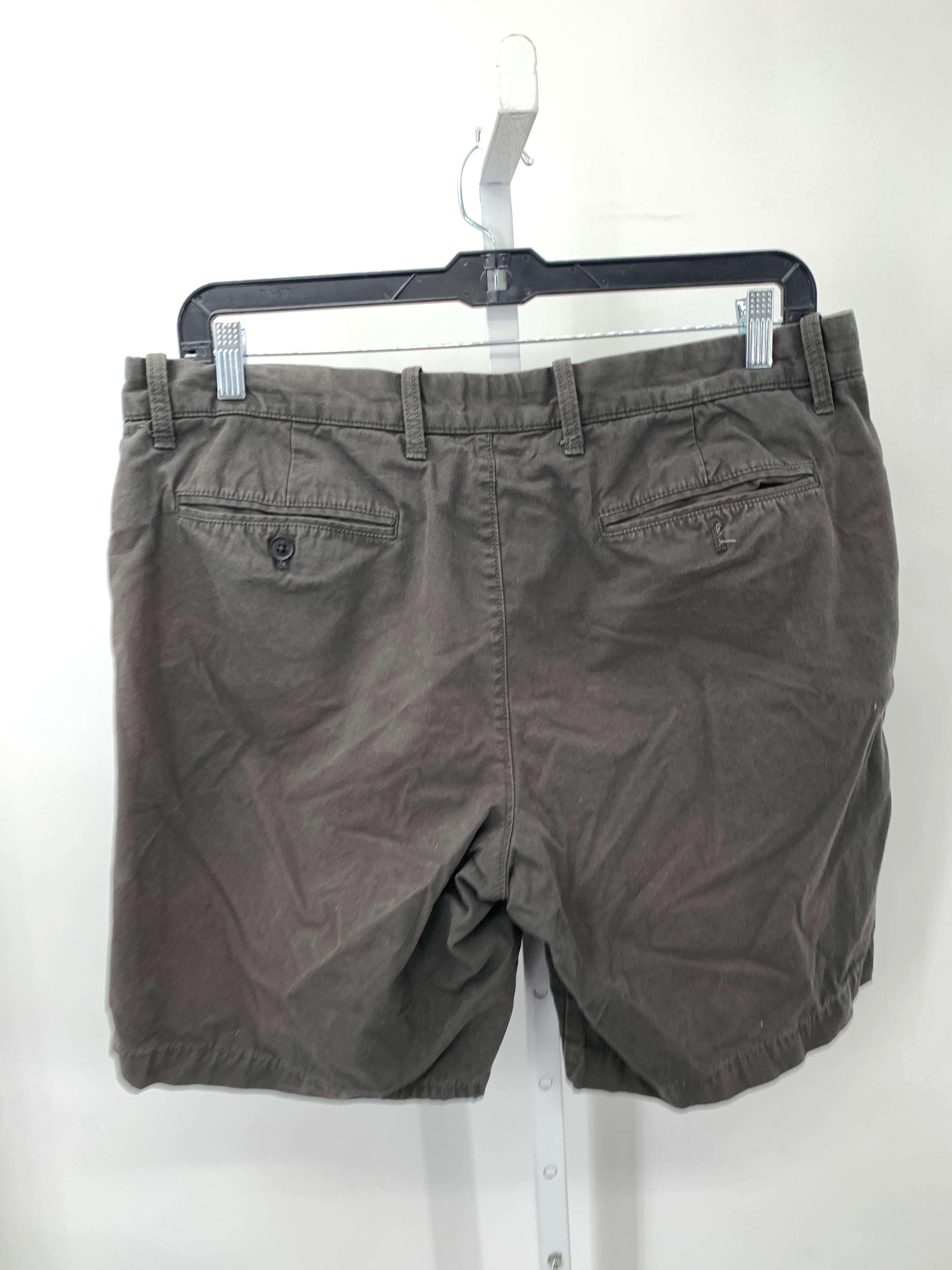 KHAKI SHORTS