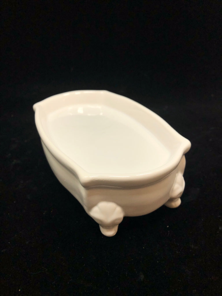 CERAMIC TUB SHAPED SOAP DISH.