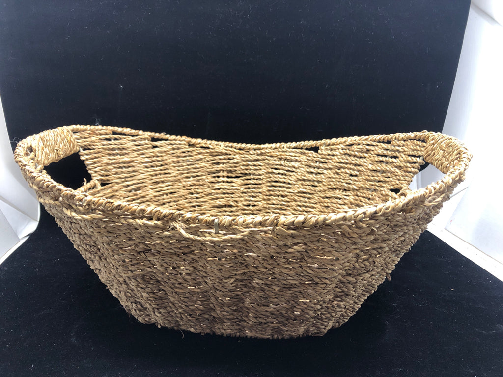 OVAL WOVEN BASKET W FLARED SIDES.