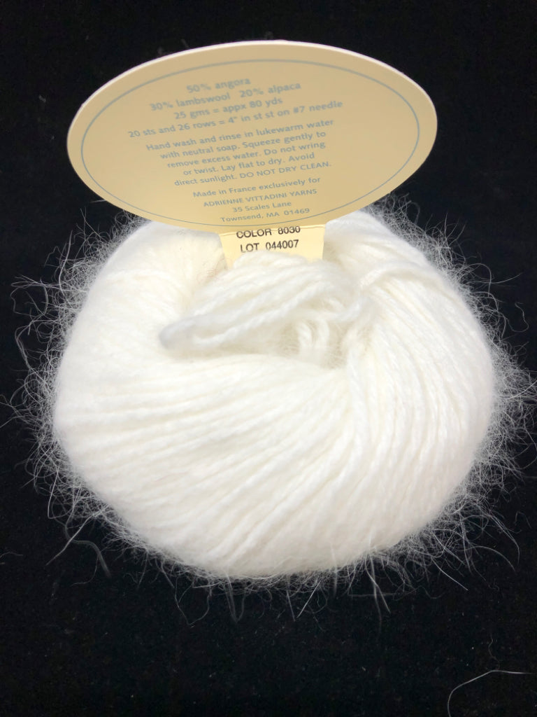 CREAM ANGELINA WOOL YARN.