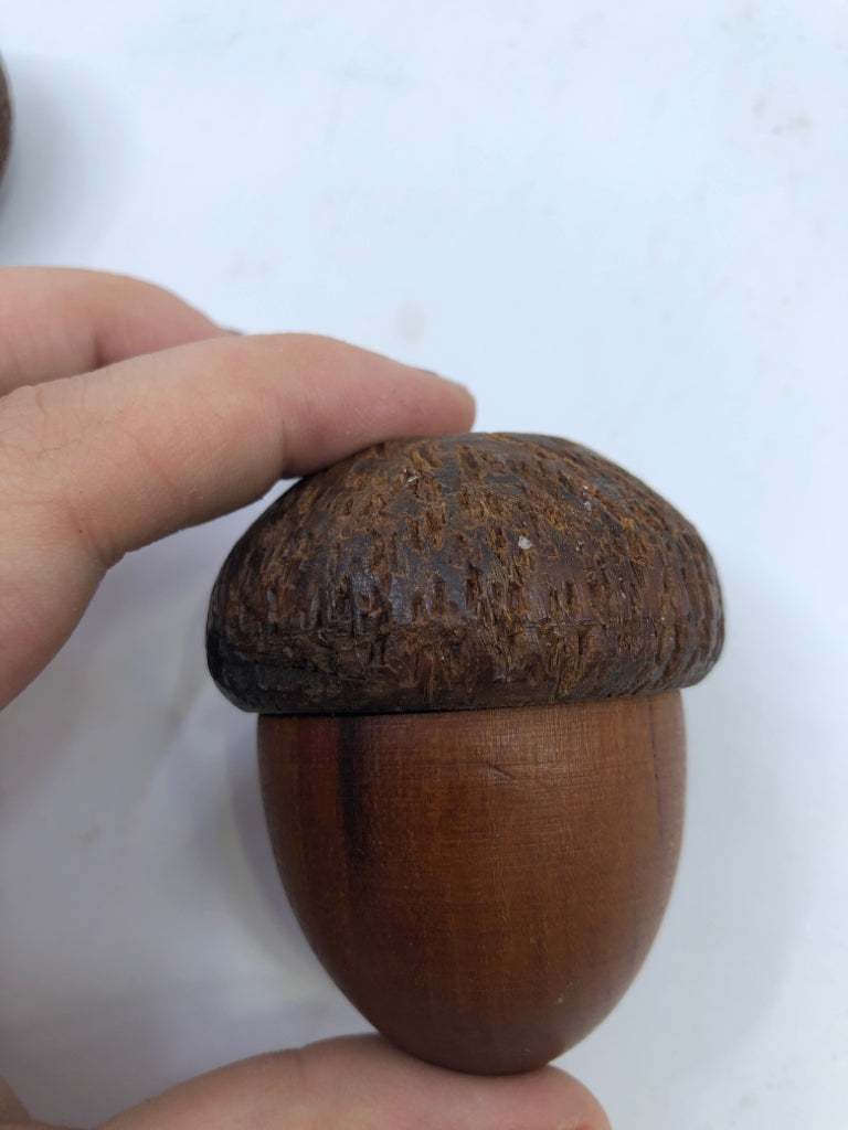 WOOD CARVED ACORN S/P SHAKERS.
